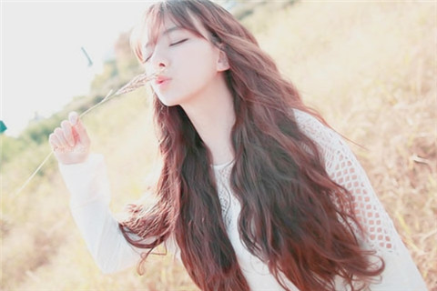 女生说嗯哼该怎么回复？