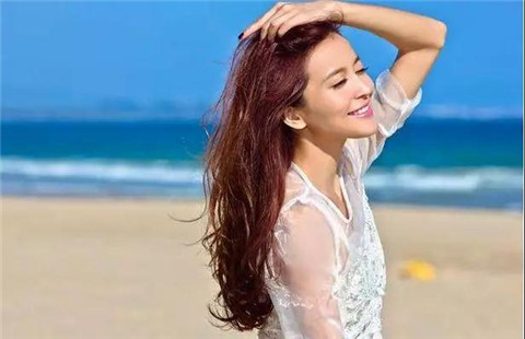 女友吵架后感到委屈，应该如何处理？
