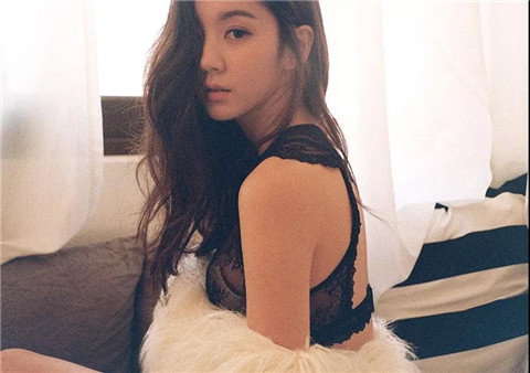 女朋友与爸爸发生争执，应该怎么处理？