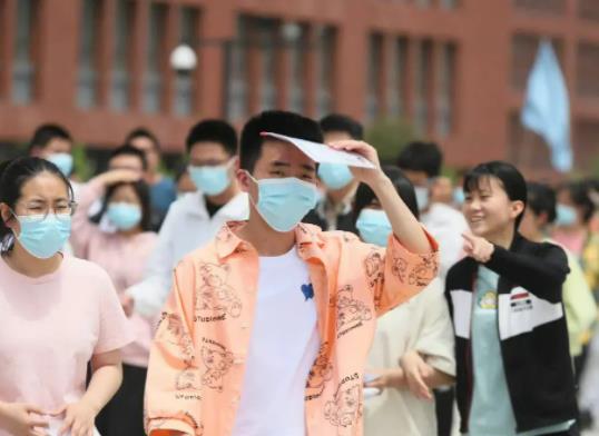 高考是打乱的还是在本校考？高考是不是在自己学校考