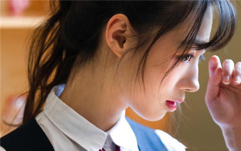 渣女跟你玩玩有这三种表现