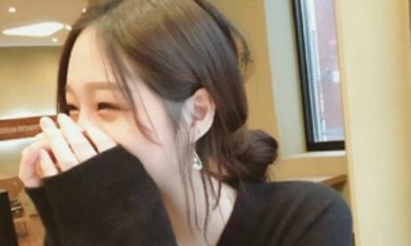 女生刻意回避你的目光是反感还是喜欢？