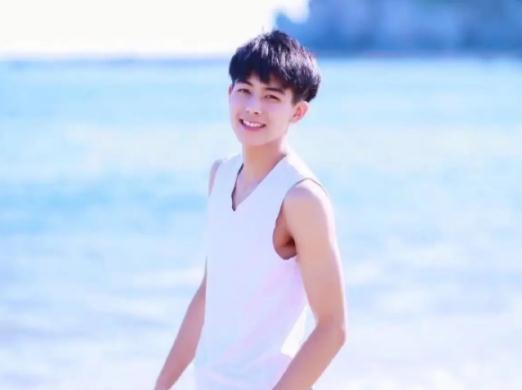 接受不了矮的男生怎么办？女生能接受165的男生吗