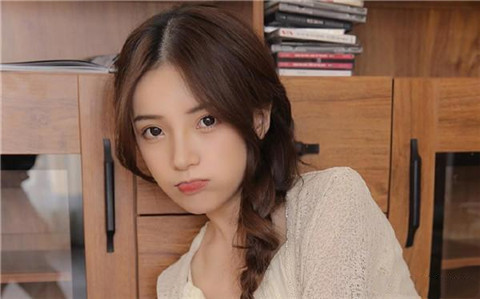 女生说拜拜的意思以及女生说拜拜怎么回复