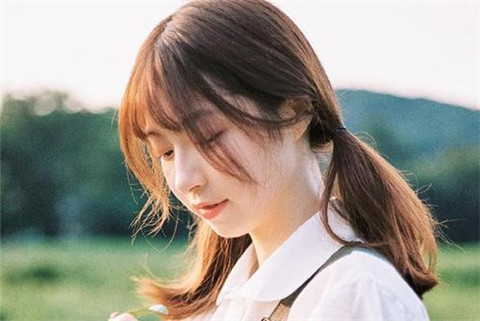暗恋是什么样的？女生暗恋会有什么表现？