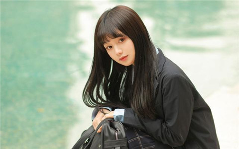 如何妥善应对与女友的冲突，吵架时冷静自控，避免冲动行为？