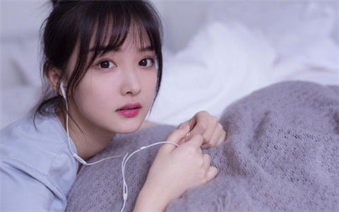 以追暗恋女生的技巧和方法为题的十个高情商小策略：步步为营，不露痕迹！