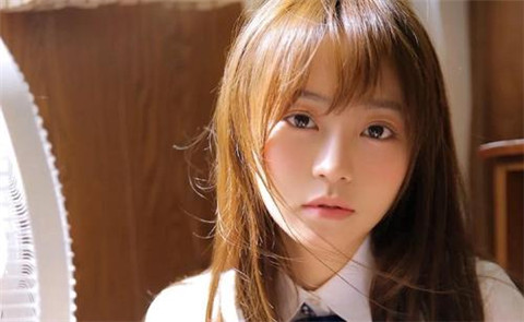 女友争执情绪爆发，如何挽回感情危机？策略指南2025版