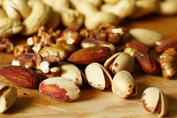 生花生米的功效与作用、禁忌和食用方法