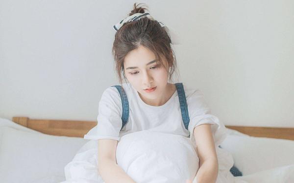 揭秘：十种出轨表现，判断女人是否出轨！五大危机暗示揭露！