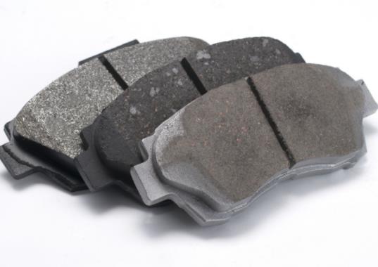 汽车换一个刹车片要多少钱?刹车片硬怎么消除异响 汽车换一个刹车片要多少钱?刹车片硬怎么消除异响