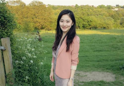 谈恋爱该男生主动吗 恋爱中男生是否应该主动？