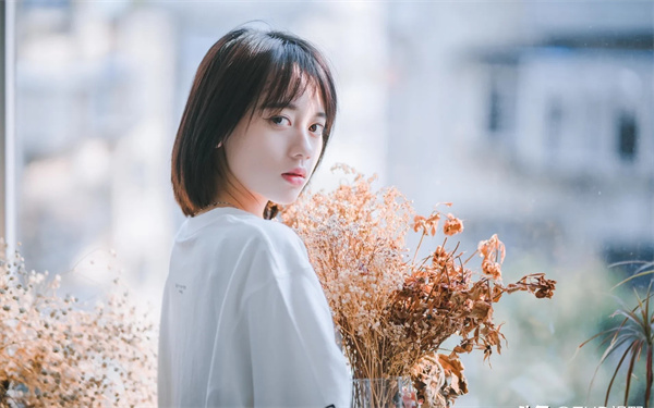 男友在前任和我之间犹豫 男友在前任与我之间摇摆不定