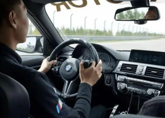 贴条贴10天了查不到用不用处理?违章长时间不处理会怎么样 贴条贴10天了查不到用不用处理?违章长时间不处理会怎么样