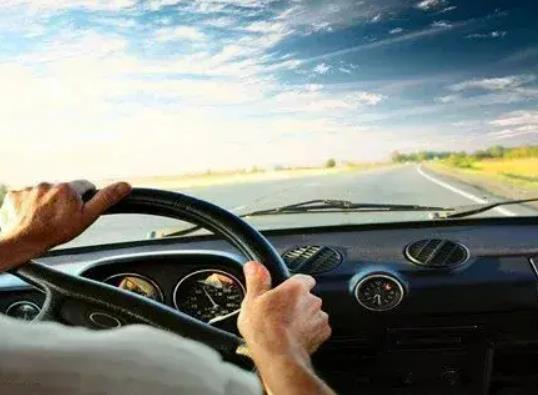 贴条贴10天了查不到用不用处理?违章长时间不处理会怎么样 贴条贴10天了查不到用不用处理?违章长时间不处理会怎么样