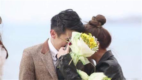 与单纯男生恋爱很费劲 和纯情的男生谈恋爱很累