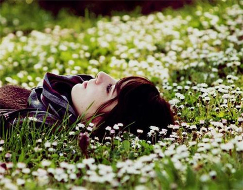 和女孩第一次约会避免尴尬，保持自然流畅的9个技巧