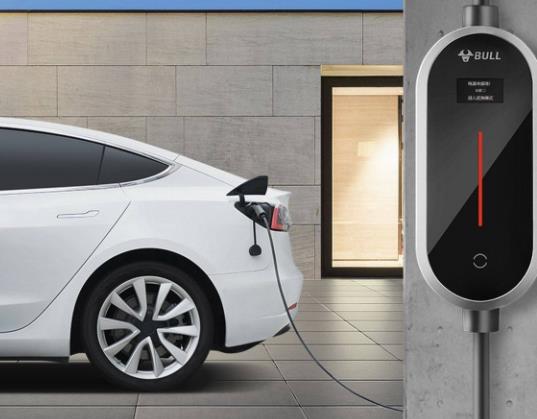 新能源车用完充电还是每天充电？新能源车快充时能开空调吗