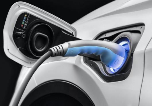 新能源车用完充电还是每天充电?新能源车快充时能开空调吗 新能源车用完充电还是每天充电?新能源车快充时能开空调吗