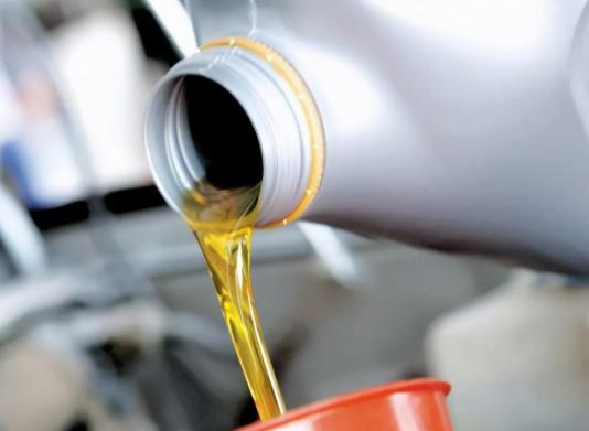 新车开多久换机油最好？机油传感器坏了的症状