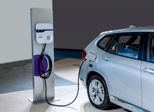 电动汽车电池能用几年要换？电动汽车剩多少电再去充最好